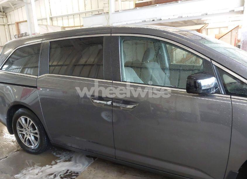 Photo 13 of 2011 Honda Odyssey EX (VIN 5FNRL5H48BB081871)