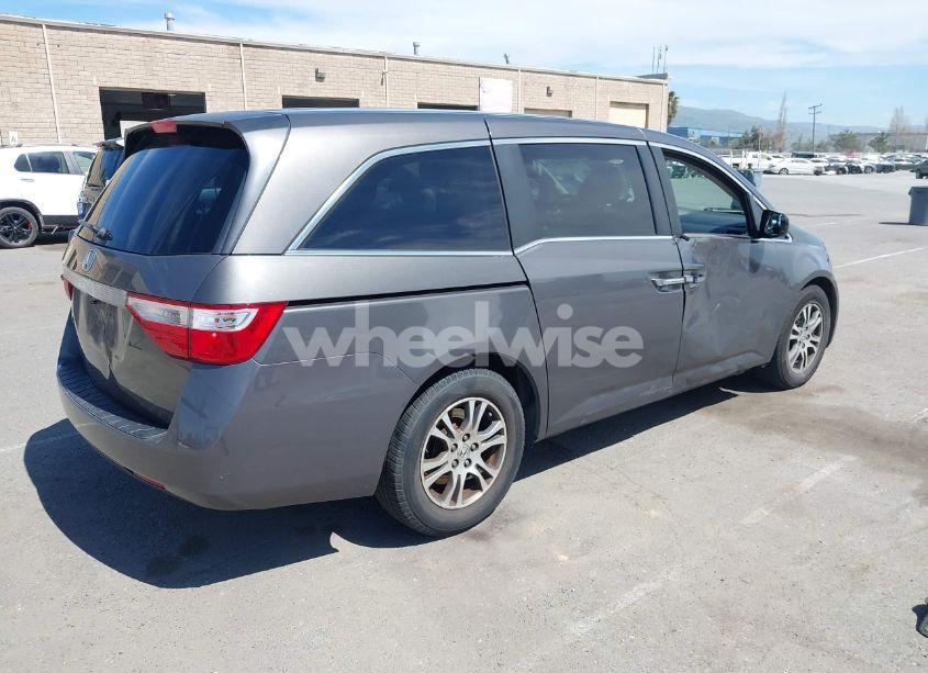 Photo 4 of 2013 Honda Odyssey EX (VIN 5FNRL5H48DB061283)