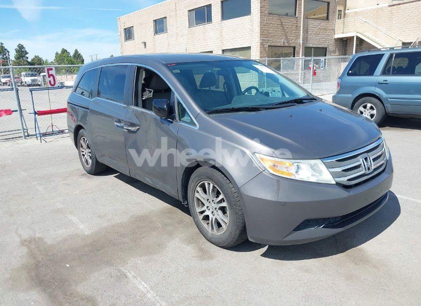 Photo 6 of 2013 Honda Odyssey EX (VIN 5FNRL5H48DB061283)