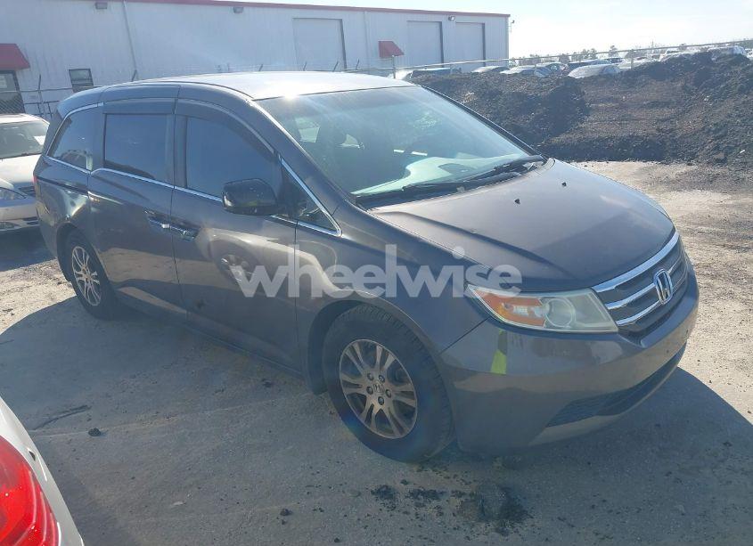 2013 Honda Odyssey EX (VIN 5FNRL5H48DB076527) main photo