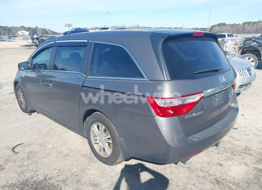 Photo 3 of 2013 Honda Odyssey EX (VIN 5FNRL5H48DB076527)