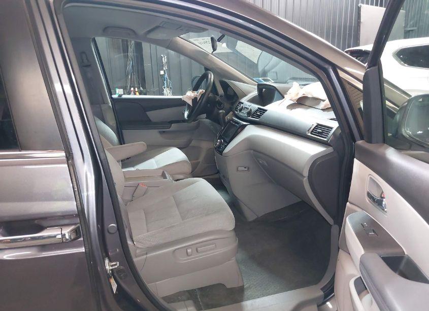 Photo 5 of 2014 Honda Odyssey EX (VIN 5FNRL5H48EB064640)