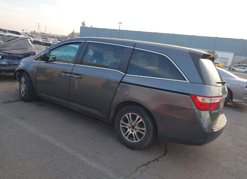 Photo 3 of 2013 Honda Odyssey EX (VIN 5FNRL5H49DB027532)