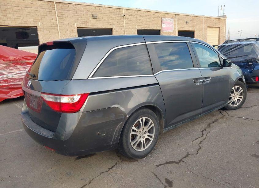 Photo 4 of 2013 Honda Odyssey EX (VIN 5FNRL5H49DB027532)