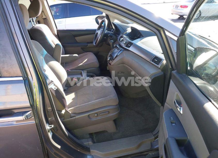 Photo 5 of 2014 Honda Odyssey EX (VIN 5FNRL5H49EB135246)