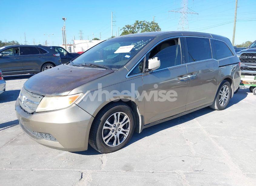 Photo 2 of 2011 Honda Odyssey EX (VIN 5FNRL5H4XBB062884)