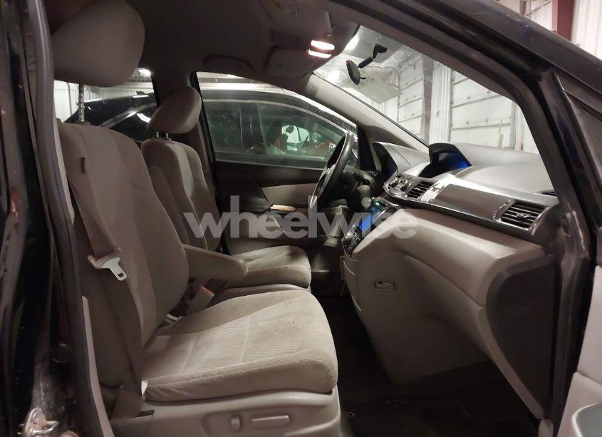 Photo 5 of 2016 Honda Odyssey EX (VIN 5FNRL5H4XGB028810)