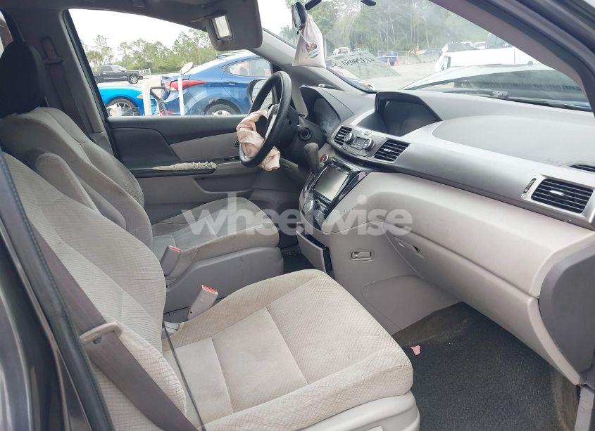 Photo 5 of 2016 Honda Odyssey EX (VIN 5FNRL5H4XGB138143)