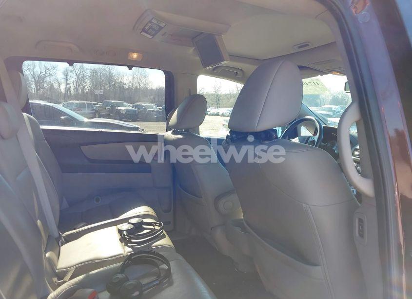 Photo 8 of 2011 Honda Odyssey EX-L (VIN 5FNRL5H60BB016613)