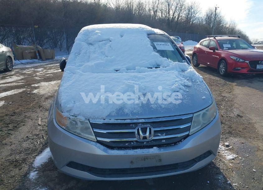 Photo 13 of 2011 Honda Odyssey EX-L (VIN 5FNRL5H60BB021665)