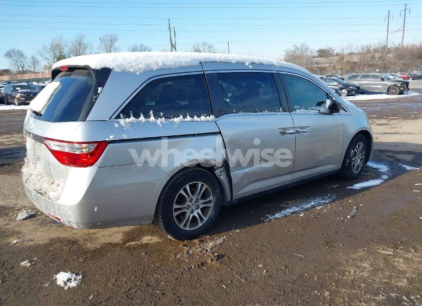 Photo 4 of 2011 Honda Odyssey EX-L (VIN 5FNRL5H60BB021665)