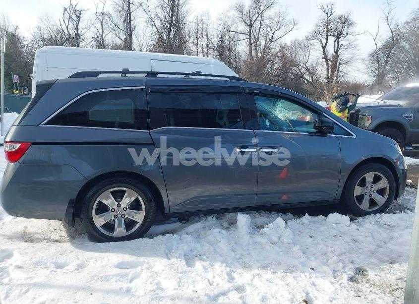 Photo 13 of 2011 Honda Odyssey EX-L (VIN 5FNRL5H60BB021908)