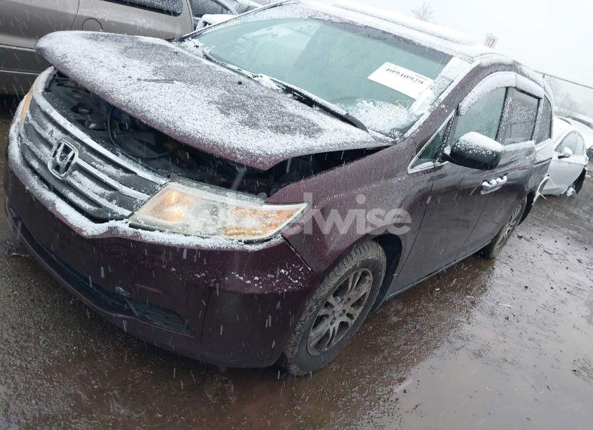 Photo 2 of 2011 Honda Odyssey EX-L (VIN 5FNRL5H60BB042905)