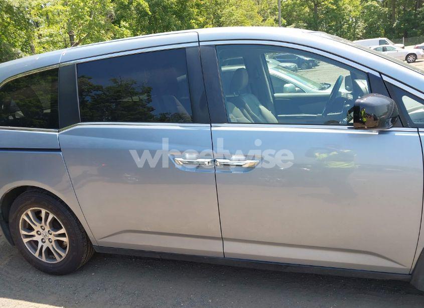 Photo 13 of 2011 Honda Odyssey EX-L (VIN 5FNRL5H60BB051135)