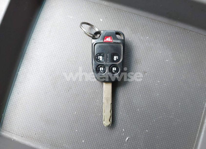 Photo 11 of 2011 Honda Odyssey EX-L (VIN 5FNRL5H60BB071885)