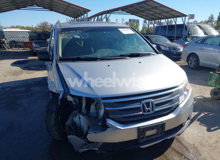 Photo 12 of 2011 Honda Odyssey EX-L (VIN 5FNRL5H60BB091649)