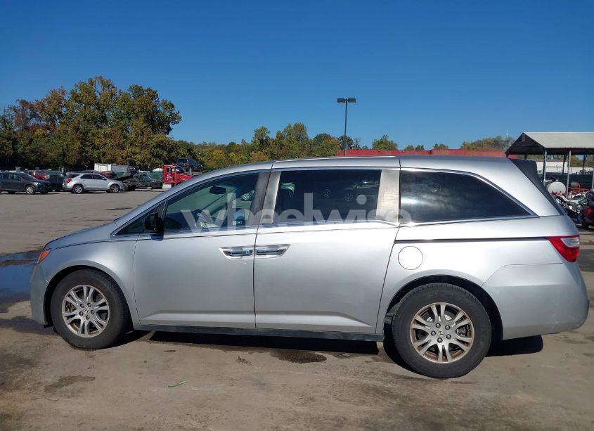 Photo 14 of 2011 Honda Odyssey EX-L (VIN 5FNRL5H60BB091649)