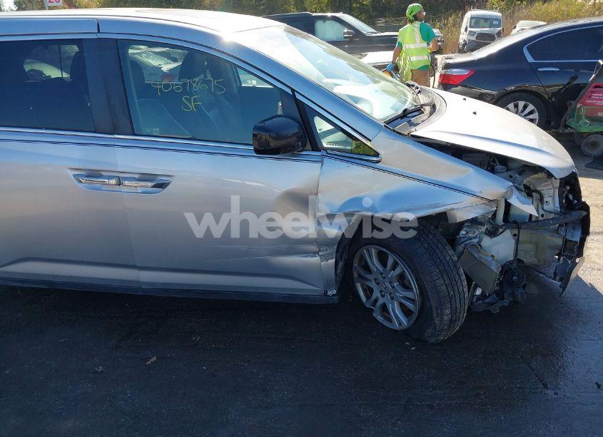 Photo 17 of 2011 Honda Odyssey EX-L (VIN 5FNRL5H60BB091649)