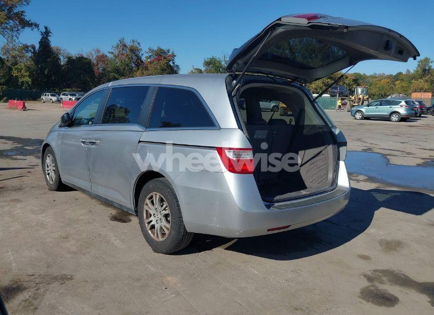 Photo 3 of 2011 Honda Odyssey EX-L (VIN 5FNRL5H60BB091649)