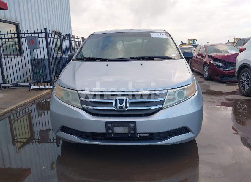 Photo 12 of 2011 Honda Odyssey EX-L (VIN 5FNRL5H60BB098696)