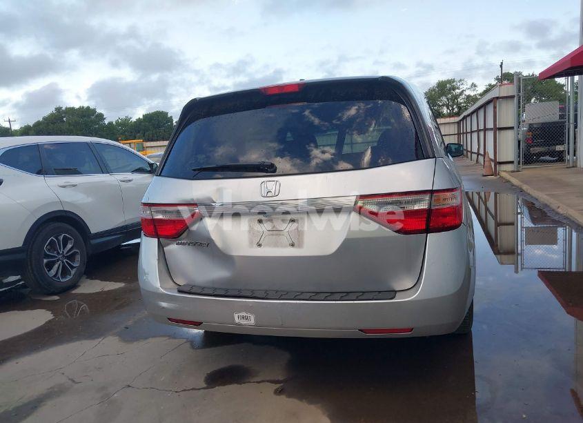 Photo 16 of 2011 Honda Odyssey EX-L (VIN 5FNRL5H60BB098696)