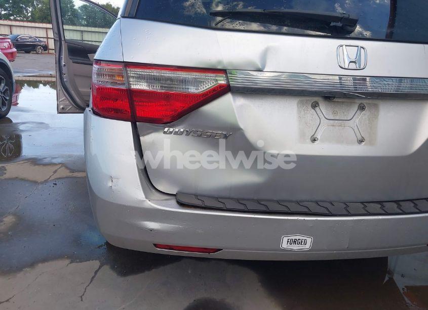 Photo 6 of 2011 Honda Odyssey EX-L (VIN 5FNRL5H60BB098696)