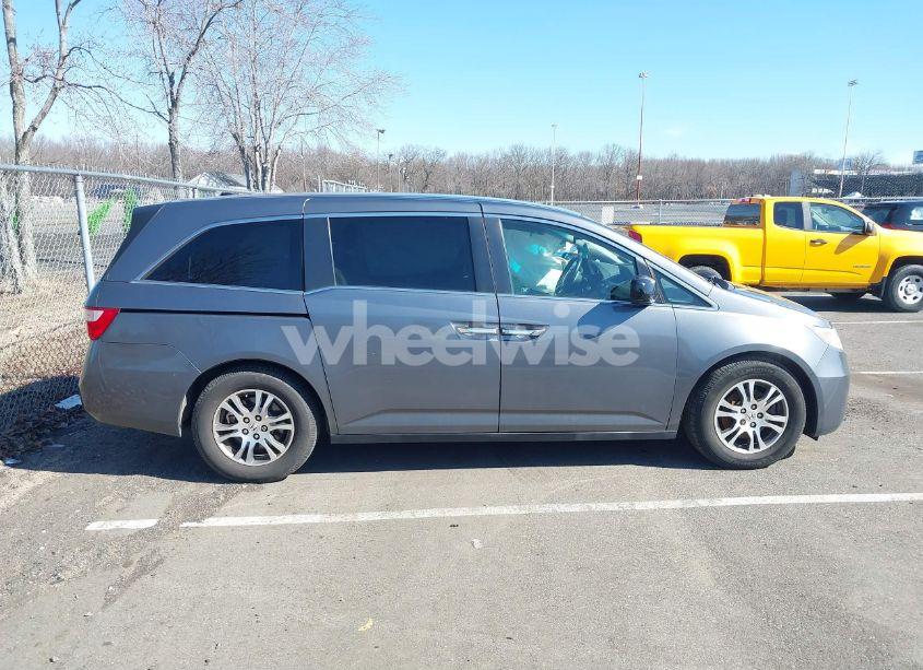 Photo 13 of 2011 Honda Odyssey EX-L (VIN 5FNRL5H60BB103430)