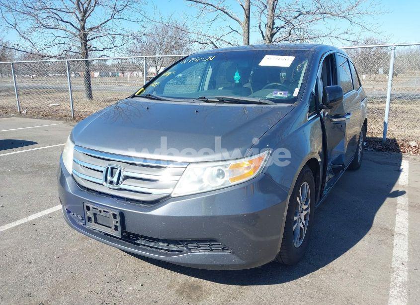 Photo 2 of 2011 Honda Odyssey EX-L (VIN 5FNRL5H60BB103430)