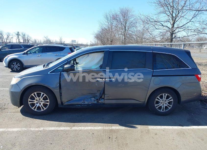 Photo 6 of 2011 Honda Odyssey EX-L (VIN 5FNRL5H60BB103430)