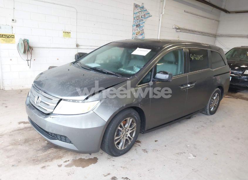 Photo 2 of 2012 Honda Odyssey EX-L (VIN 5FNRL5H60CB056577)