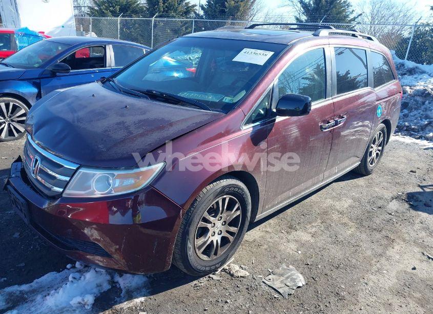 Photo 2 of 2013 Honda Odyssey EX-L (VIN 5FNRL5H60DB008398)