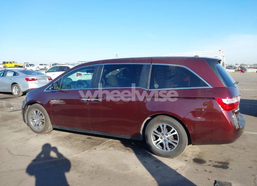 Photo 14 of 2013 Honda Odyssey EX-L (VIN 5FNRL5H60DB012581)