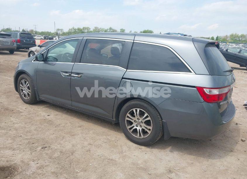 Photo 3 of 2013 Honda Odyssey EX-L (VIN 5FNRL5H60DB023354)