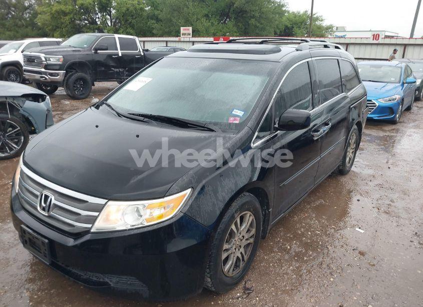 Photo 2 of 2013 Honda Odyssey EX-L (VIN 5FNRL5H60DB023645)