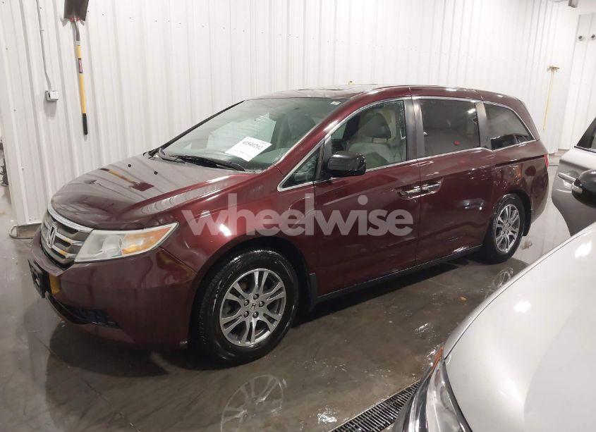 Photo 2 of 2013 Honda Odyssey EX-L (VIN 5FNRL5H60DB040235)