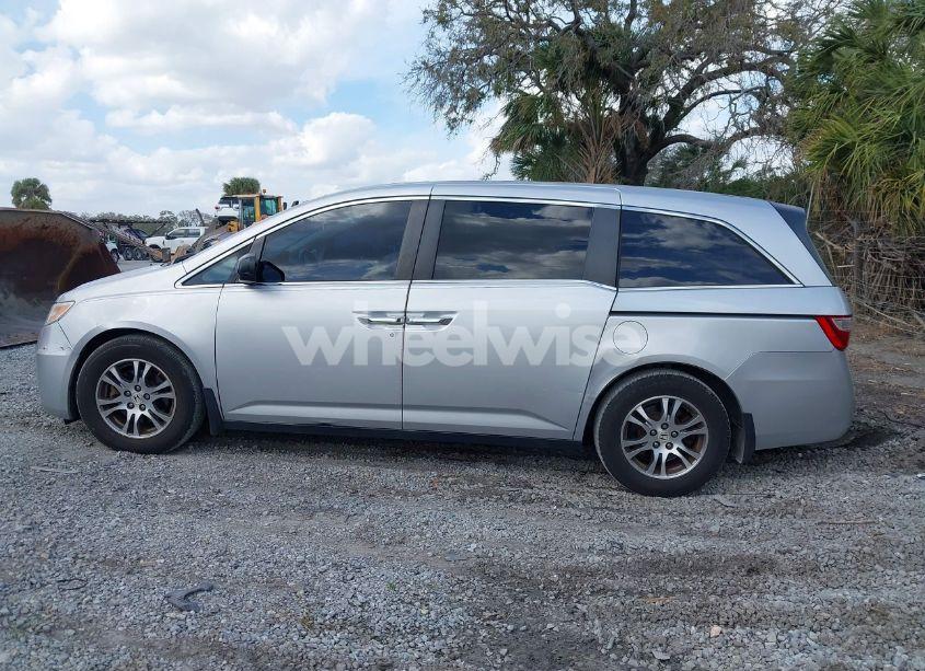 Photo 14 of 2013 Honda Odyssey EX-L (VIN 5FNRL5H60DB066561)