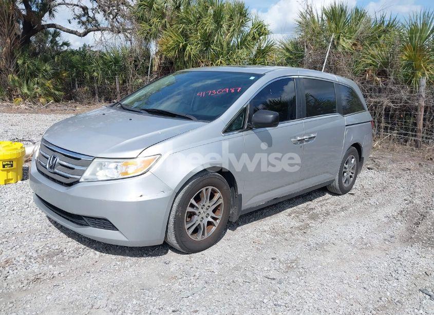 Photo 2 of 2013 Honda Odyssey EX-L (VIN 5FNRL5H60DB066561)