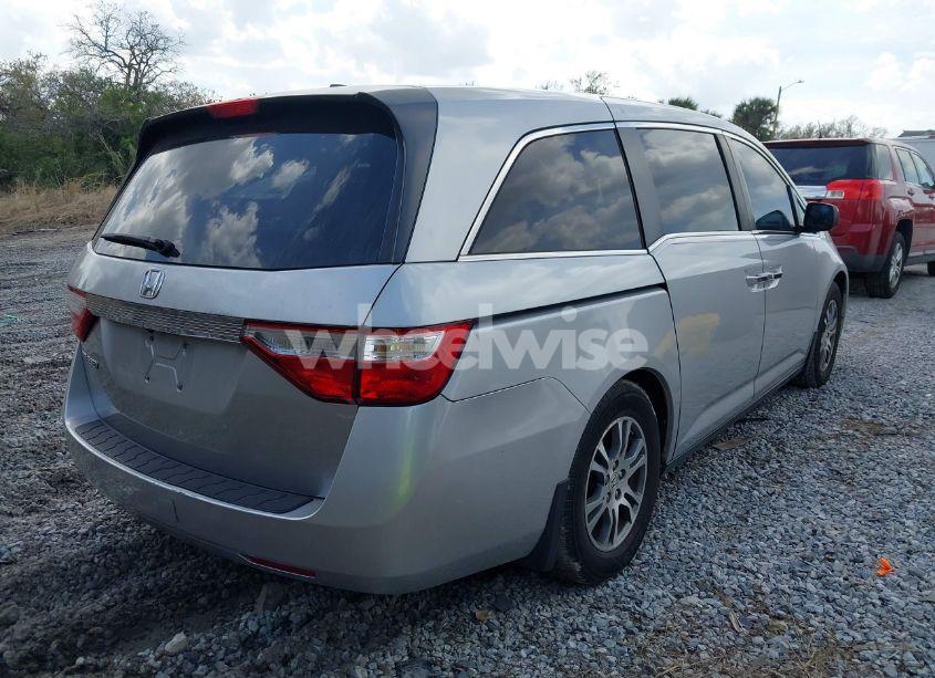 Photo 4 of 2013 Honda Odyssey EX-L (VIN 5FNRL5H60DB066561)