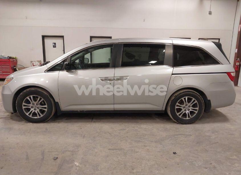 Photo 14 of 2013 Honda Odyssey EX-L (VIN 5FNRL5H60DB081500)