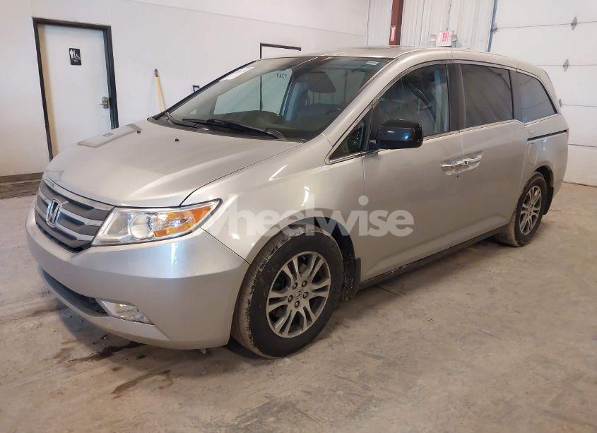 Photo 2 of 2013 Honda Odyssey EX-L (VIN 5FNRL5H60DB081500)