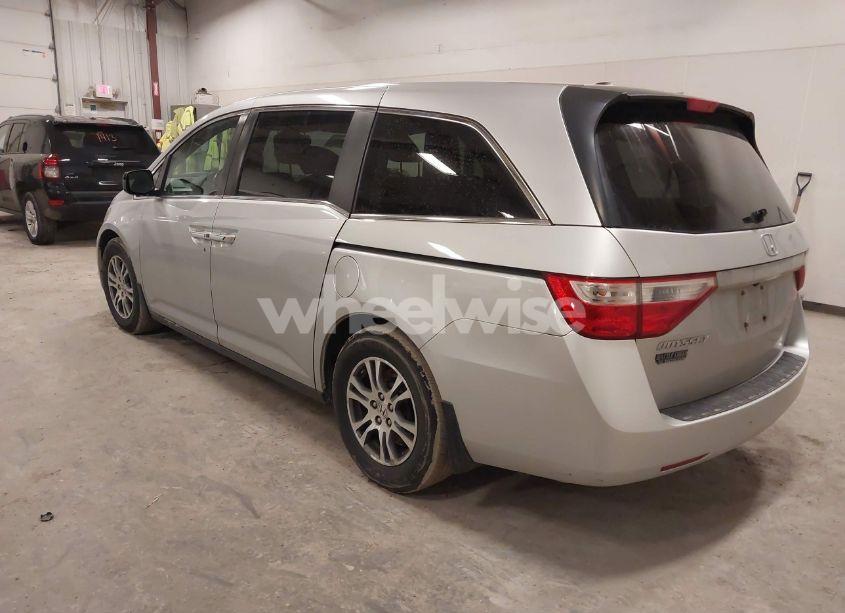 Photo 3 of 2013 Honda Odyssey EX-L (VIN 5FNRL5H60DB081500)