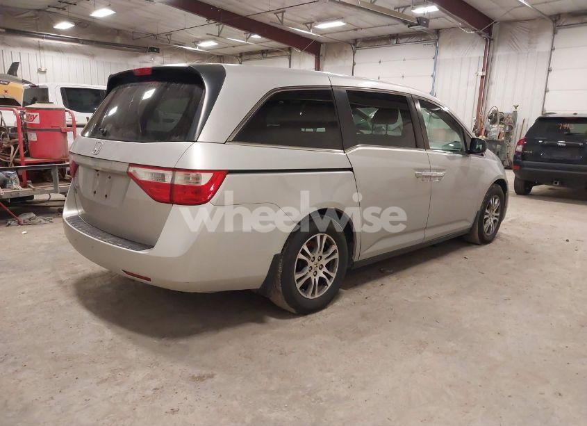 Photo 4 of 2013 Honda Odyssey EX-L (VIN 5FNRL5H60DB081500)