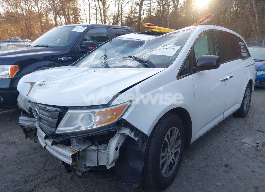 Photo 2 of 2013 Honda Odyssey EX-L (VIN 5FNRL5H60DB086731)