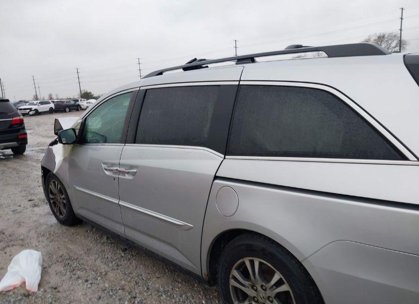 Photo 14 of 2013 Honda Odyssey EX-L (VIN 5FNRL5H60DB086888)