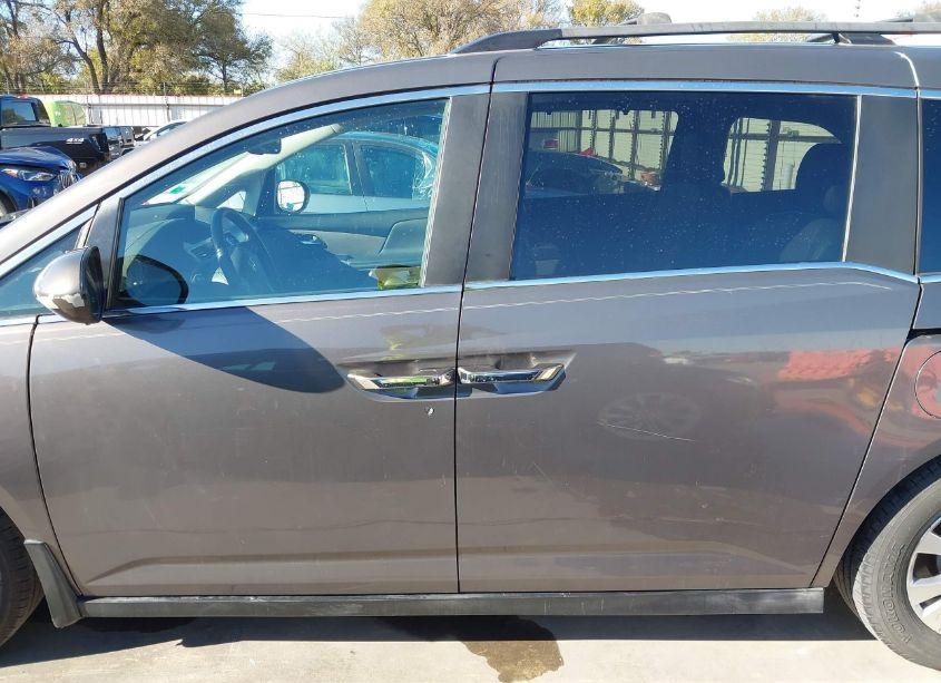 Photo 14 of 2014 Honda Odyssey EX-L (VIN 5FNRL5H60EB004837)
