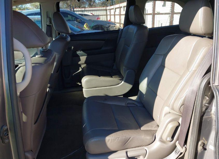 Photo 8 of 2014 Honda Odyssey EX-L (VIN 5FNRL5H60EB004837)