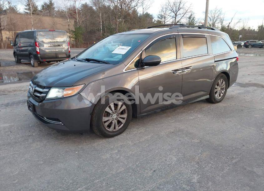 Photo 2 of 2014 Honda Odyssey EX-L (VIN 5FNRL5H60EB045629)