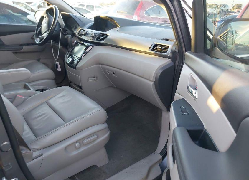 Photo 5 of 2014 Honda Odyssey EX-L (VIN 5FNRL5H60EB100242)