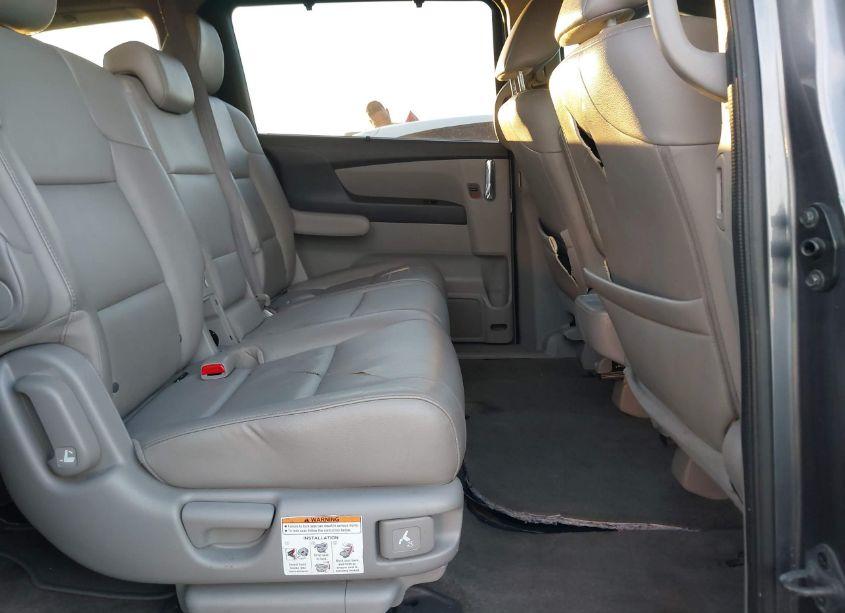 Photo 8 of 2014 Honda Odyssey EX-L (VIN 5FNRL5H60EB100242)