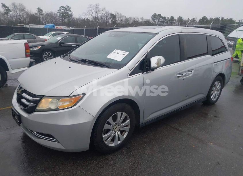 Photo 2 of 2014 Honda Odyssey EX-L (VIN 5FNRL5H60EB112973)